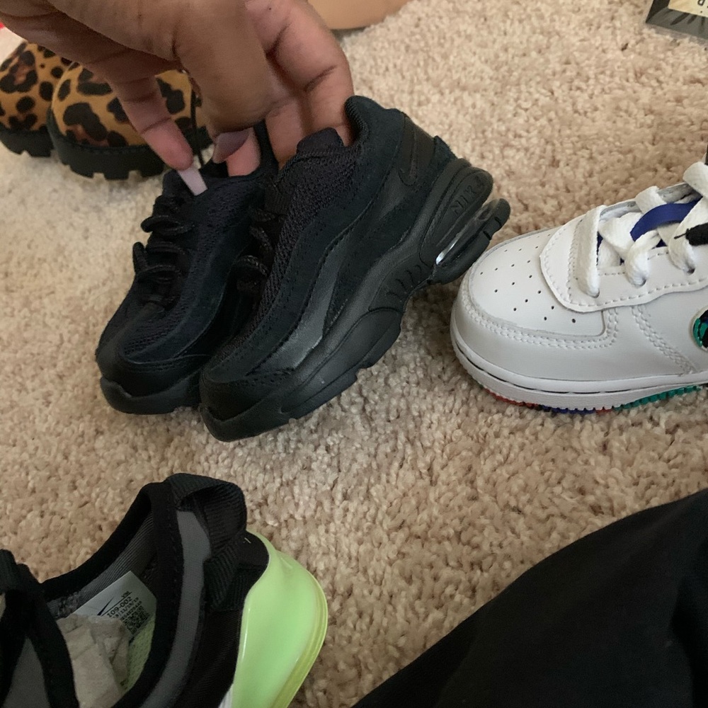Toddlers Black Air Max’s